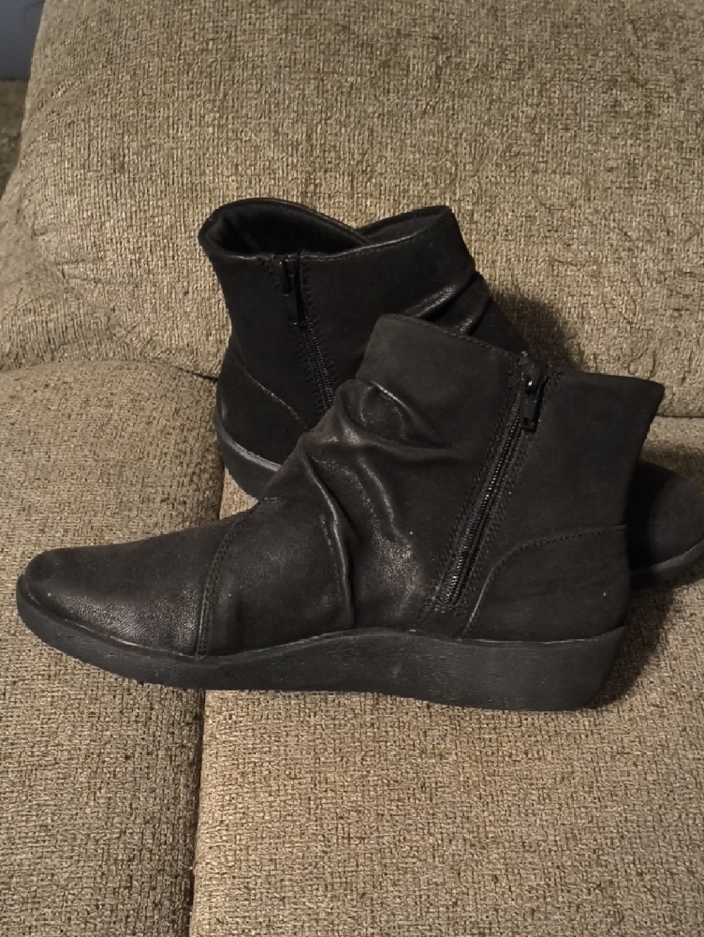 Cloudsteppers by Clarks Black Women's Ankle Boots - Picture 4 of 8